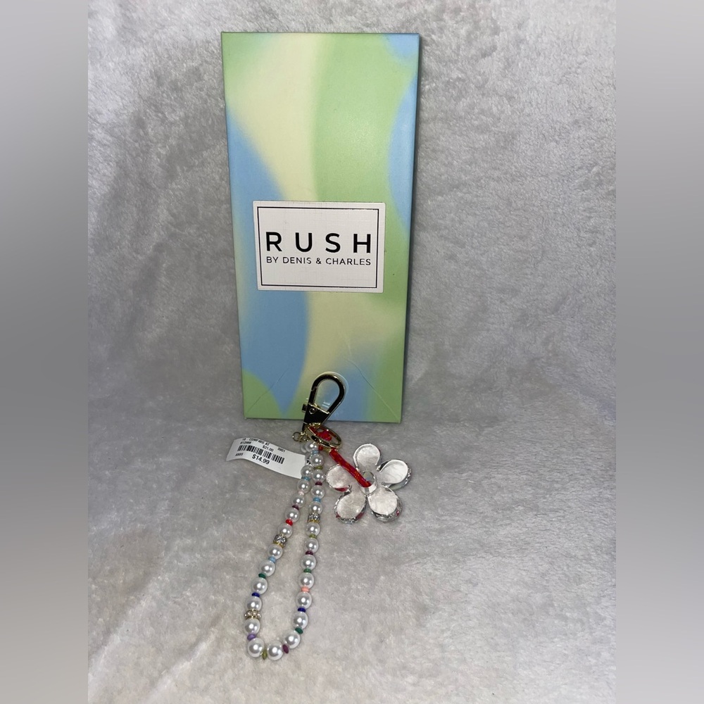 NWT Rush White Flower Pearl Strap Keychain/Purse Charm